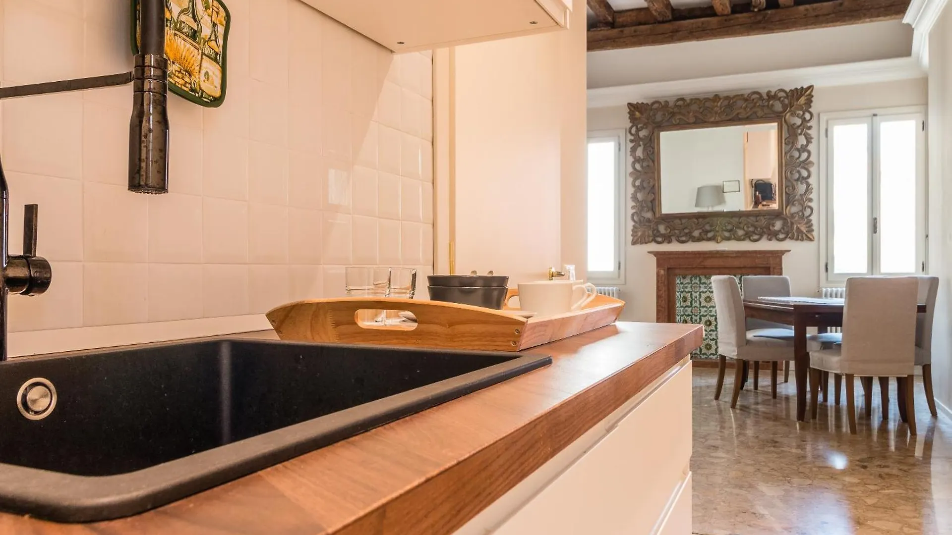 Doge'S Mirror & Stair @Frari Apartment Venice